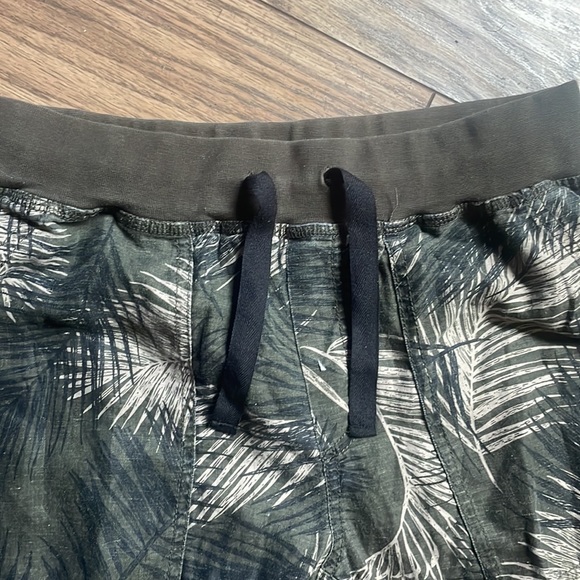 ARITZIA PANTS - Picture 3 of 4